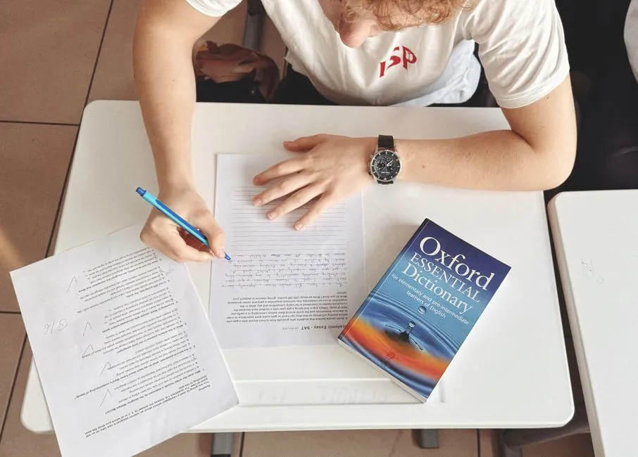 Cambridge English vs IELTS: Diferențele Esențiale Explicate