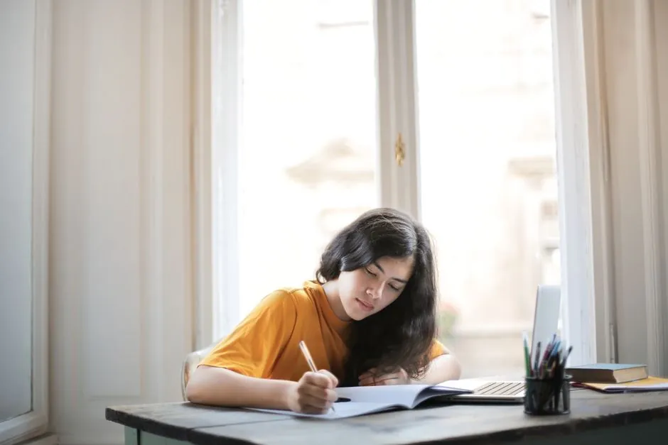 B1 Writing Konuları: 20 Örnek ve Yazma Rehberi