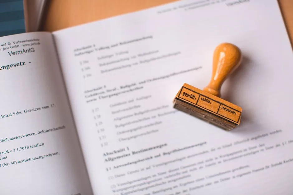 Verifying a document and certificate authenticity