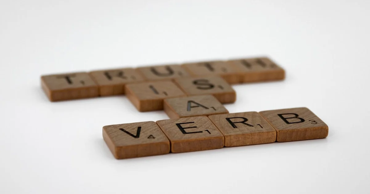 25 English phrasal verbs for conversation