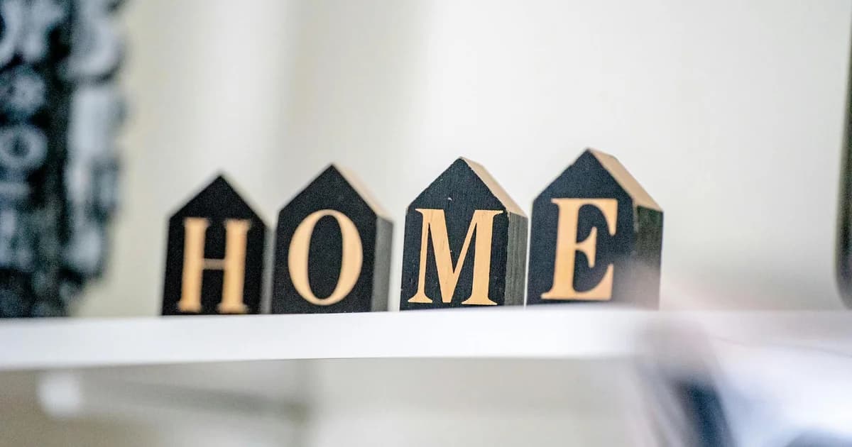 “Homey” English idioms