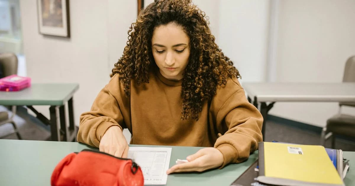 IELTS Exam Structure and Scoring: Guide for University